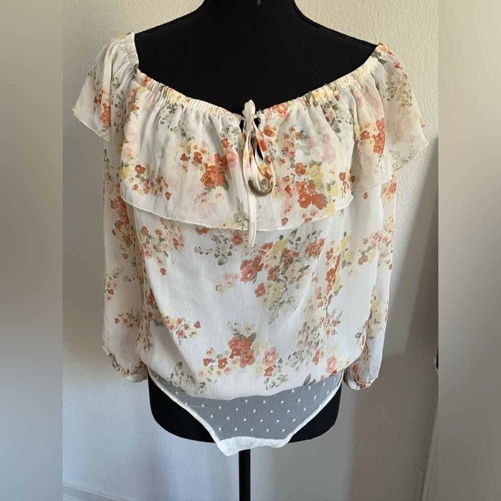 Abercrombie & Fitch Off the Shoulder Floral Bodysuit - Size L - Picture 3 of 6